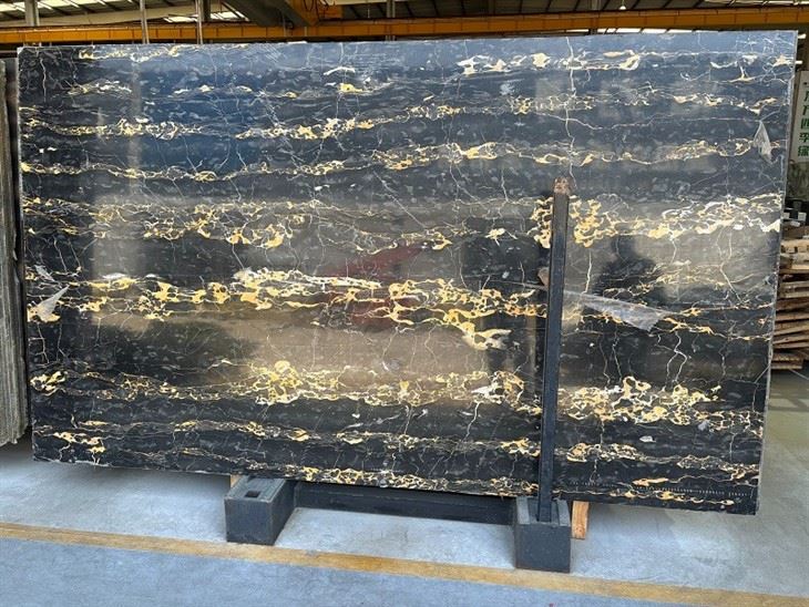 black portoro marble